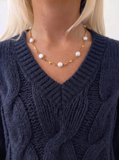 VIVIENNE Necklace Gold Pearl sacrivv